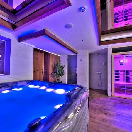 Sky Hotel 4*