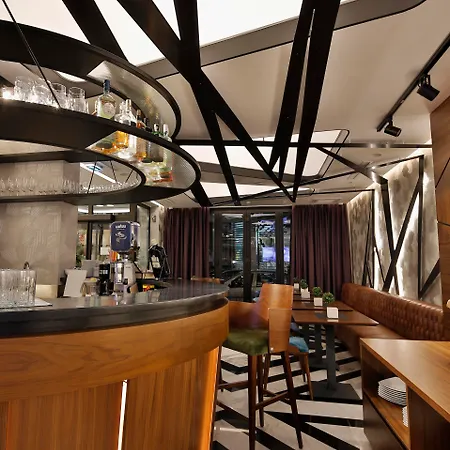 Sky Hotel 4*